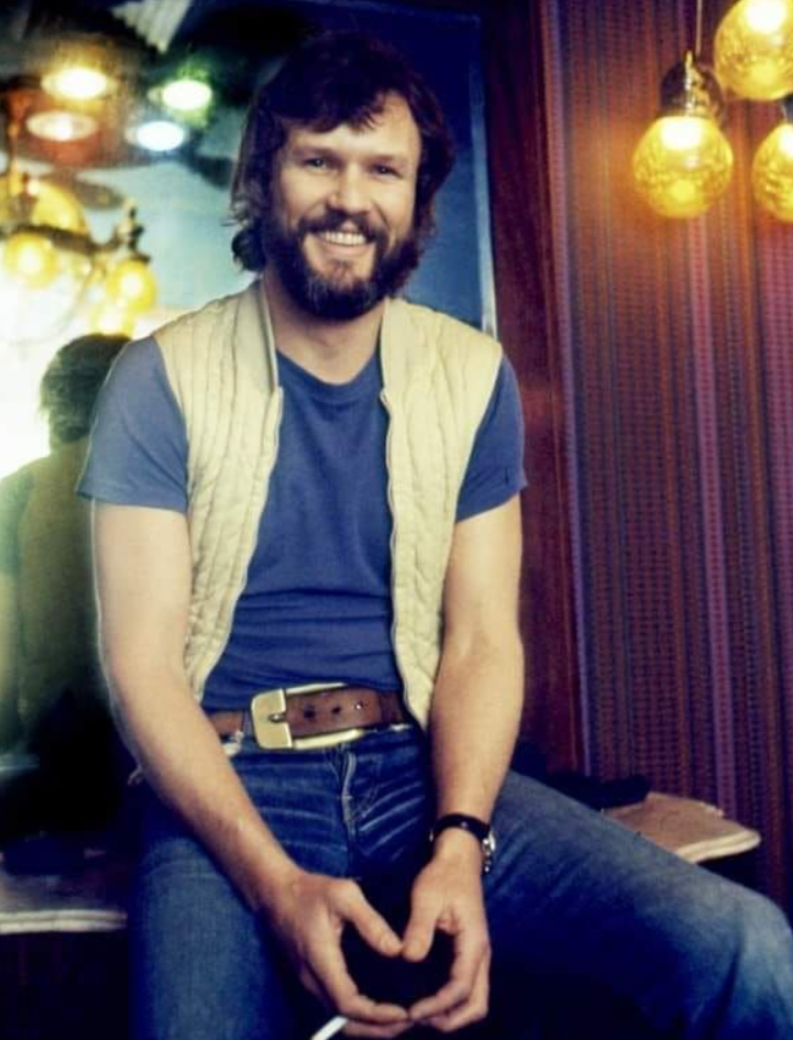 Love is the way – Kris Kristofferson with Johnny, Waylon and Willie (1983)