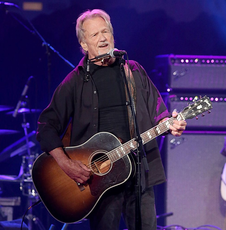 Kris Kristofferson & Rosanne Cash “Loving Her Was Easier” Live at the Hollywood Bowl, April 28, 2023